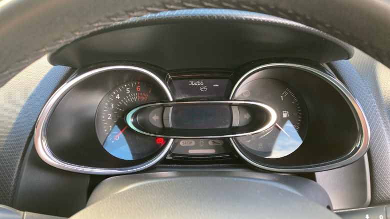 Renault Clio 0.9 TCE 75 Iconic 5dr Petrol Hatchback